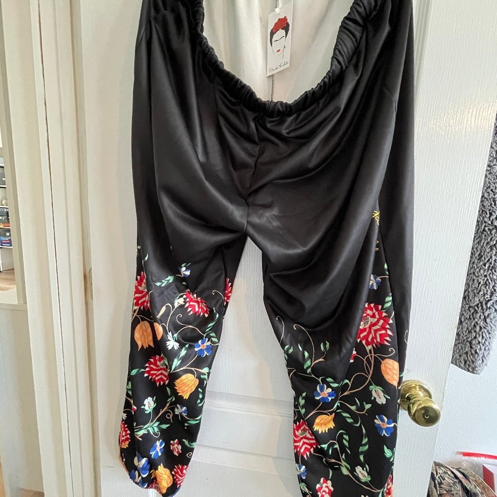 Frida Kahlo sweatpants